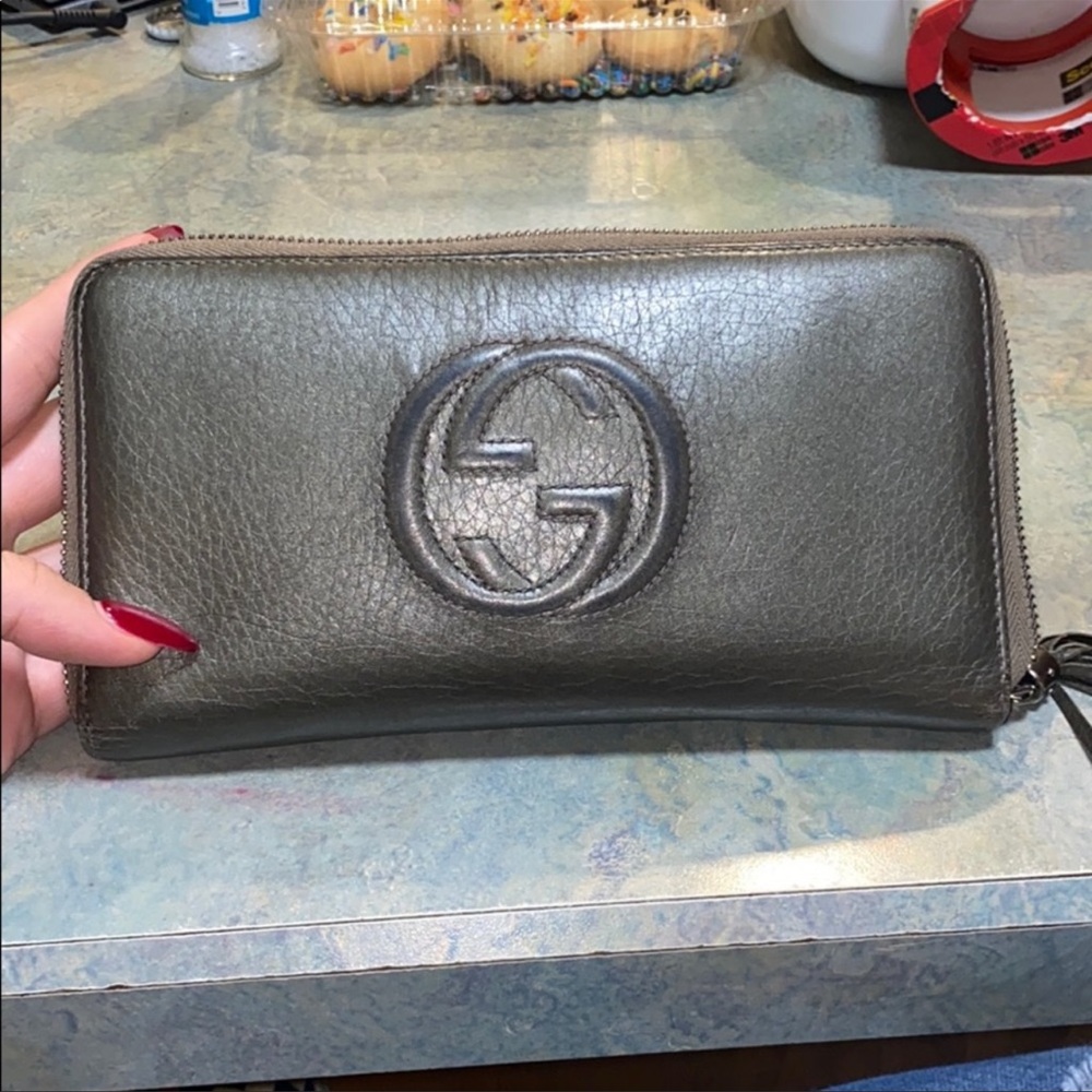 Gucci Gray Leather Wallet